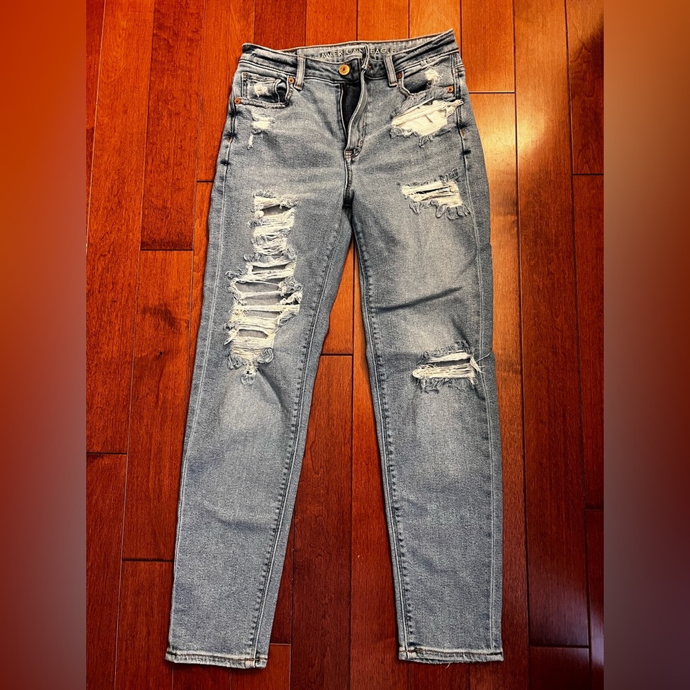 Size 00 American Eagle Stretch Ripped Mom Jeans Light Wash High Rise